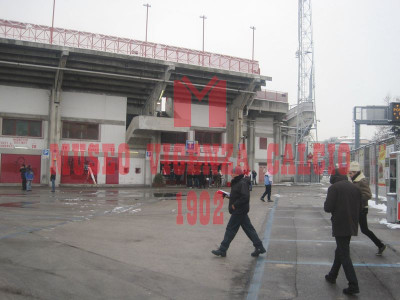 Piazzale Distinti-bar allo Stadio