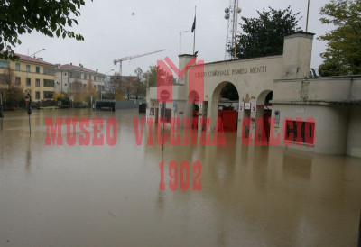Entrata stadio Menti dopo l'alluvione del 1-11-10