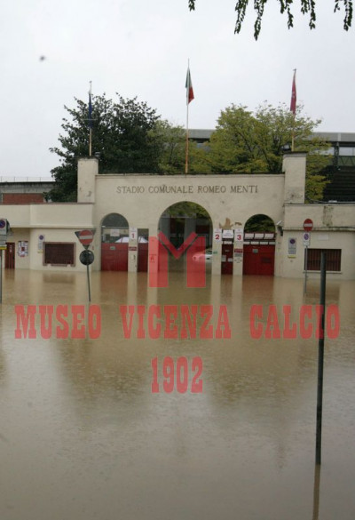 Entrata stadio Menti dopo l'alluvione del 1-11-10