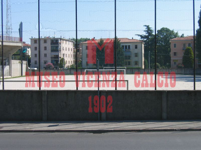 Il vecchio campo d'allenamento antistadio