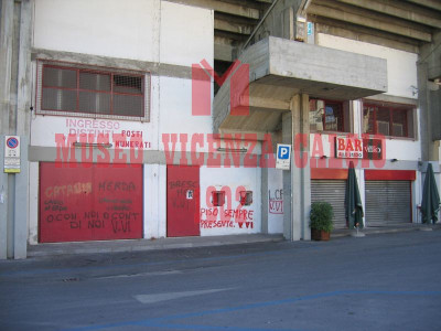 Ingresso, biglietteria distinti e bar allo stadio