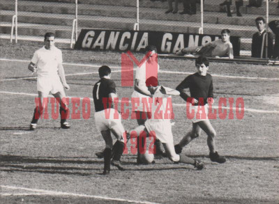 18-10-1964 Vicenza-Torino 0-0 da sinistra carantini simoni zoppelletto stenti e moschino